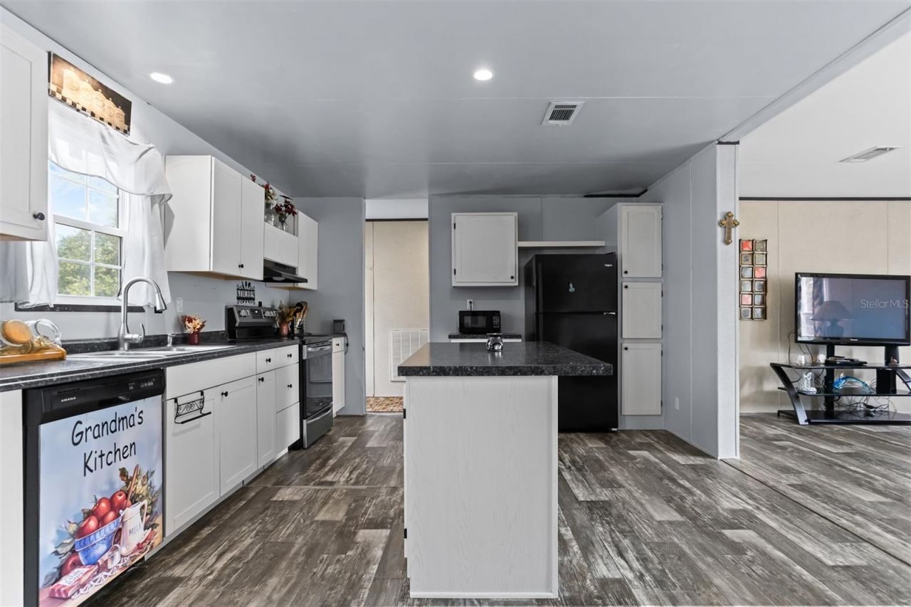 40545 Stewart Road, Zephyrhills, FL 33540 Photo
