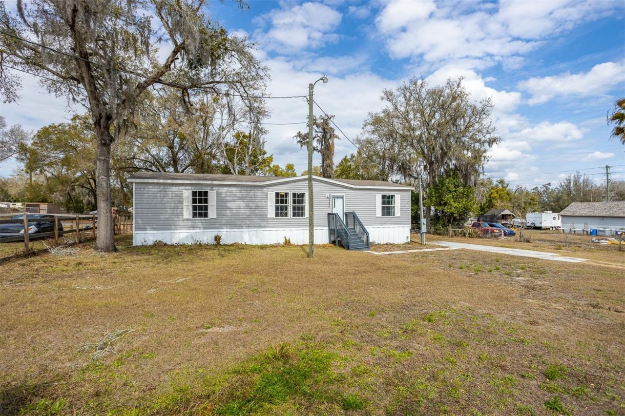 40545 Stewart Road, Zephyrhills, FL 33540 Photo