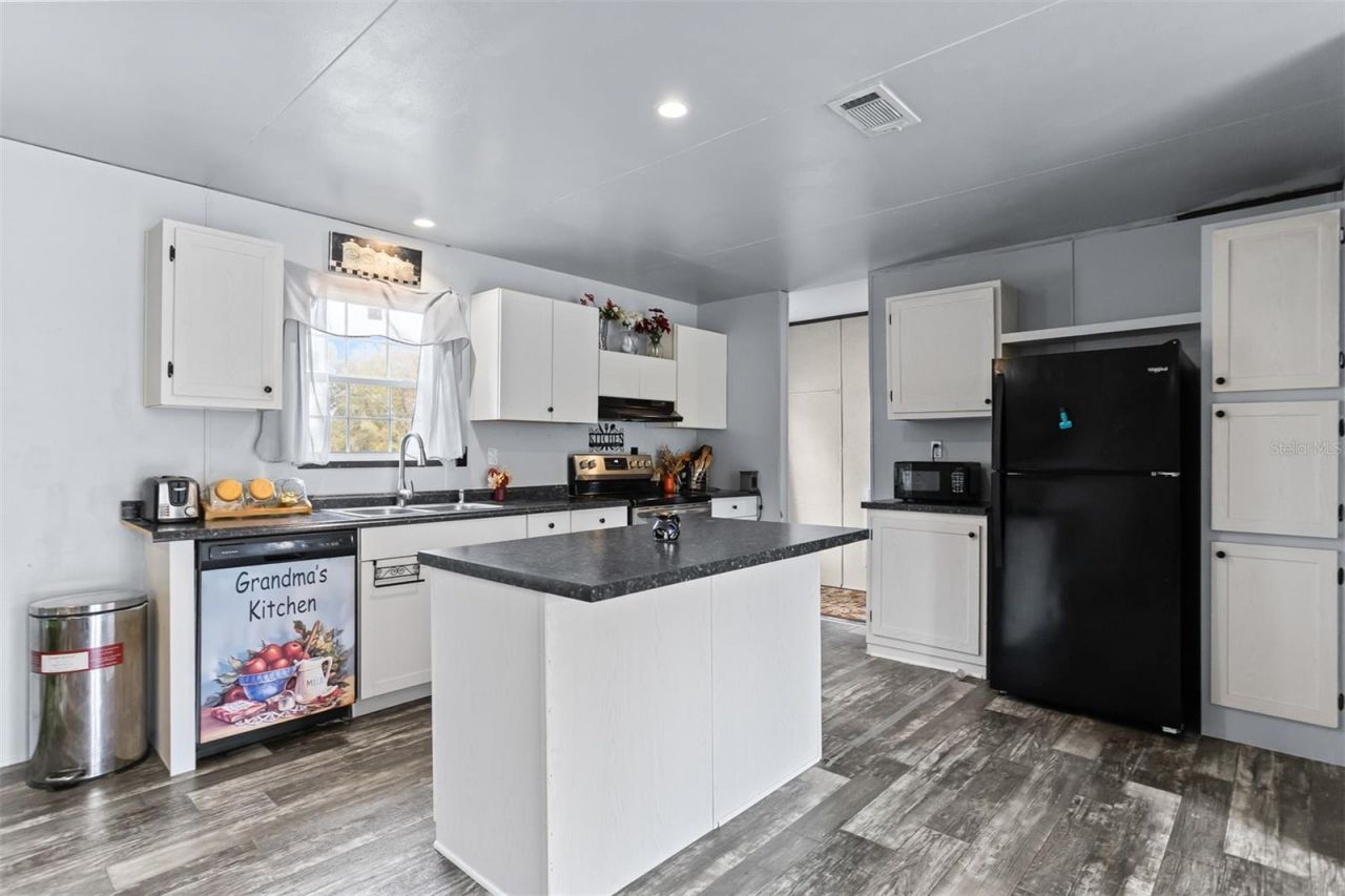 40545 Stewart Road, Zephyrhills, FL 33540 Photo