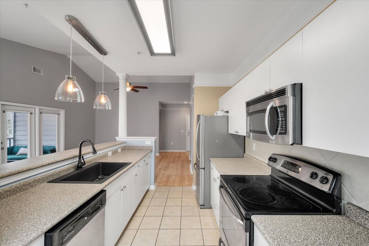 2632 Egret Crest Lane Photo 12