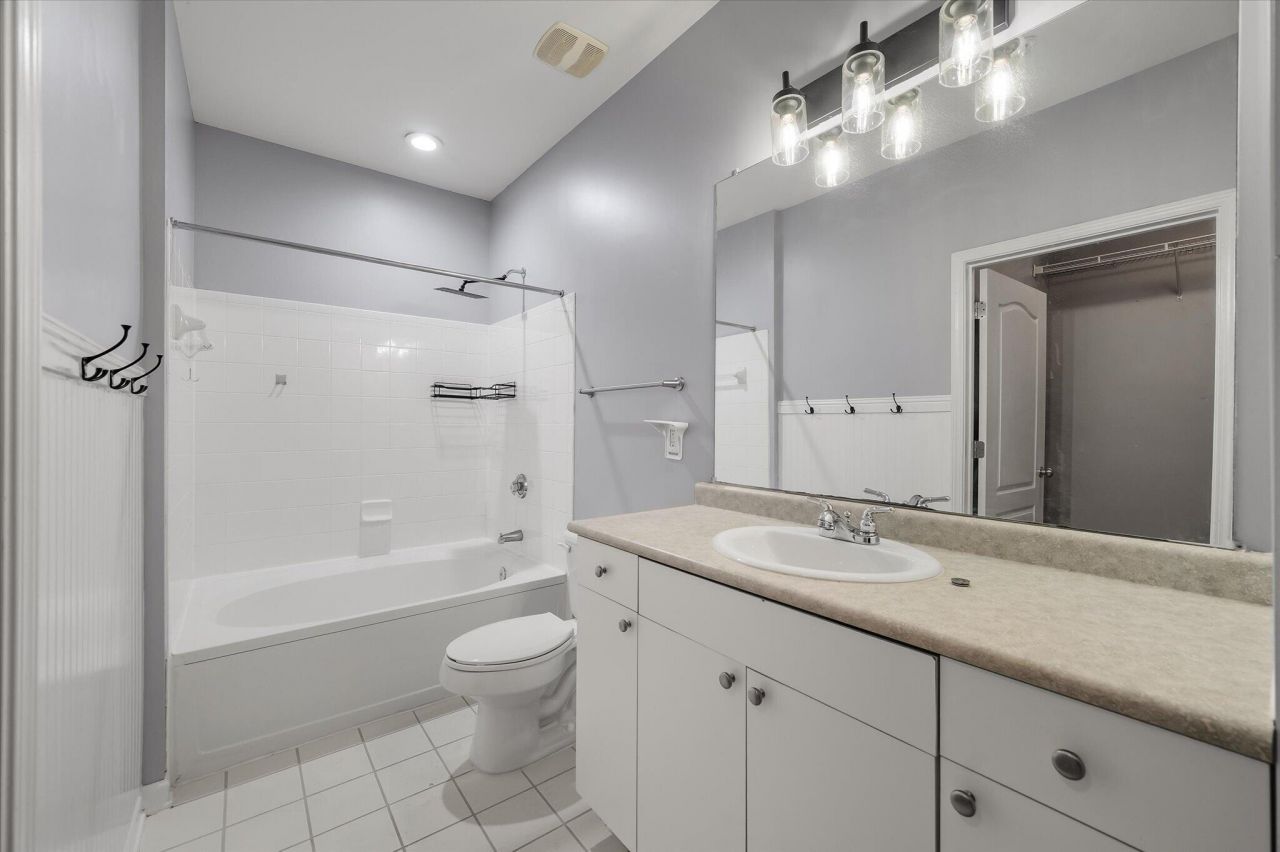 2632 Egret Crest Lane Photo 18