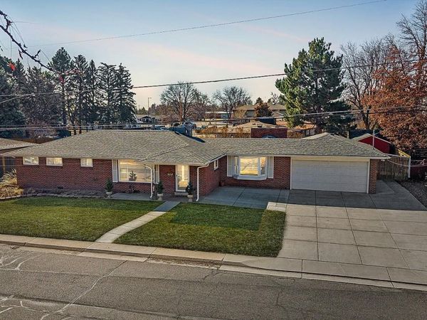 8520 W 59th Avenue, Arvada, CO 80004