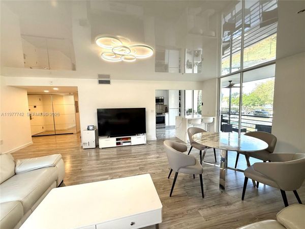 671 NE 195th St, Unit 205E, Miami, FL 33179