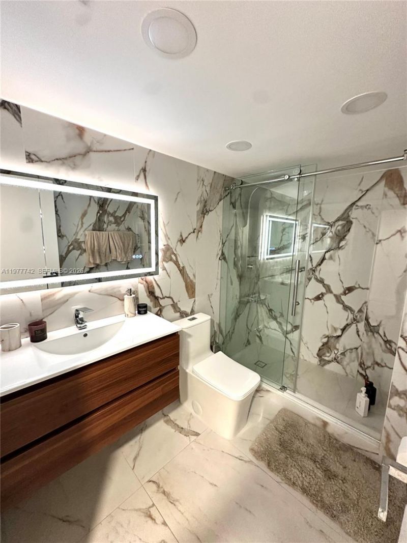 671 NE 195th St, Unit 205E, Miami, FL 33179 Photo