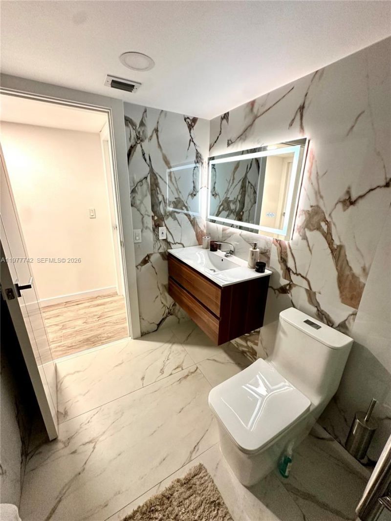 671 NE 195th St, Unit 205E, Miami, FL 33179 Photo