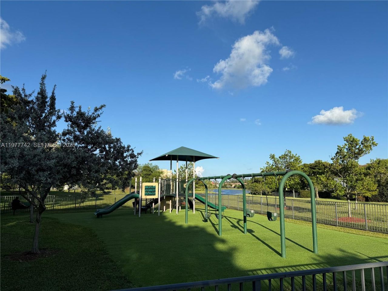 671 NE 195th St, Unit 205E, Miami, FL 33179 Photo