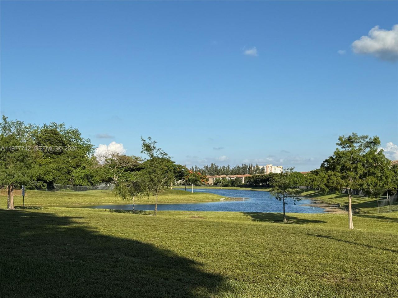 671 NE 195th St, Unit 205E, Miami, FL 33179 Photo