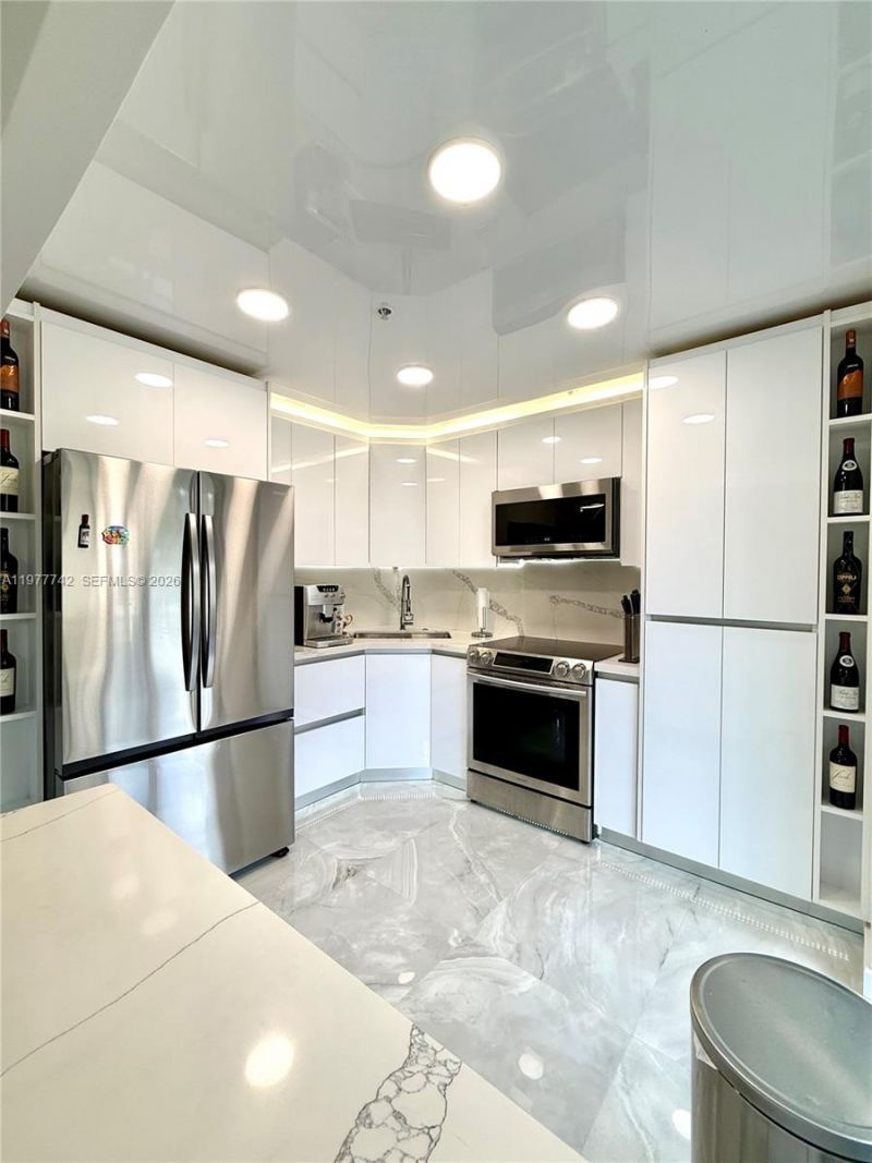 671 NE 195th St, Unit 205E, Miami, FL 33179 Photo