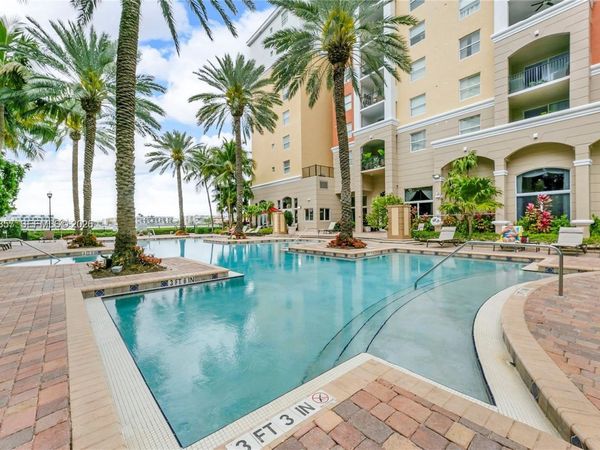 17100 N Bay Rd, Unit 1810, Sunny Isles Beach, FL 33160