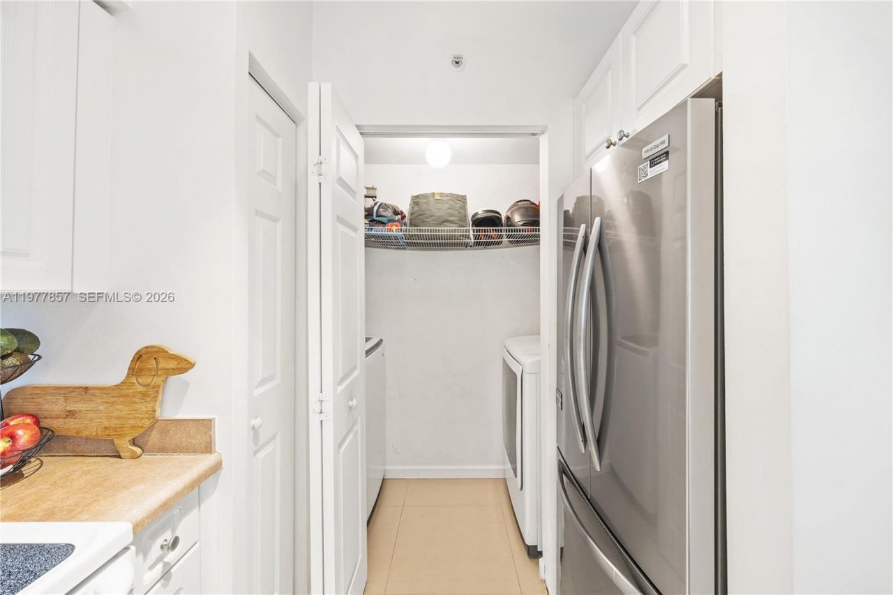 17100 N Bay Rd, Unit 1810, Sunny Isles Beach, FL 33160 Photo