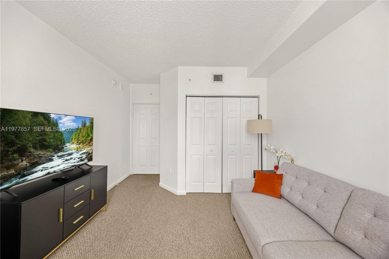 17100 N Bay Rd, Unit 1810, Sunny Isles Beach, FL 33160 Photo