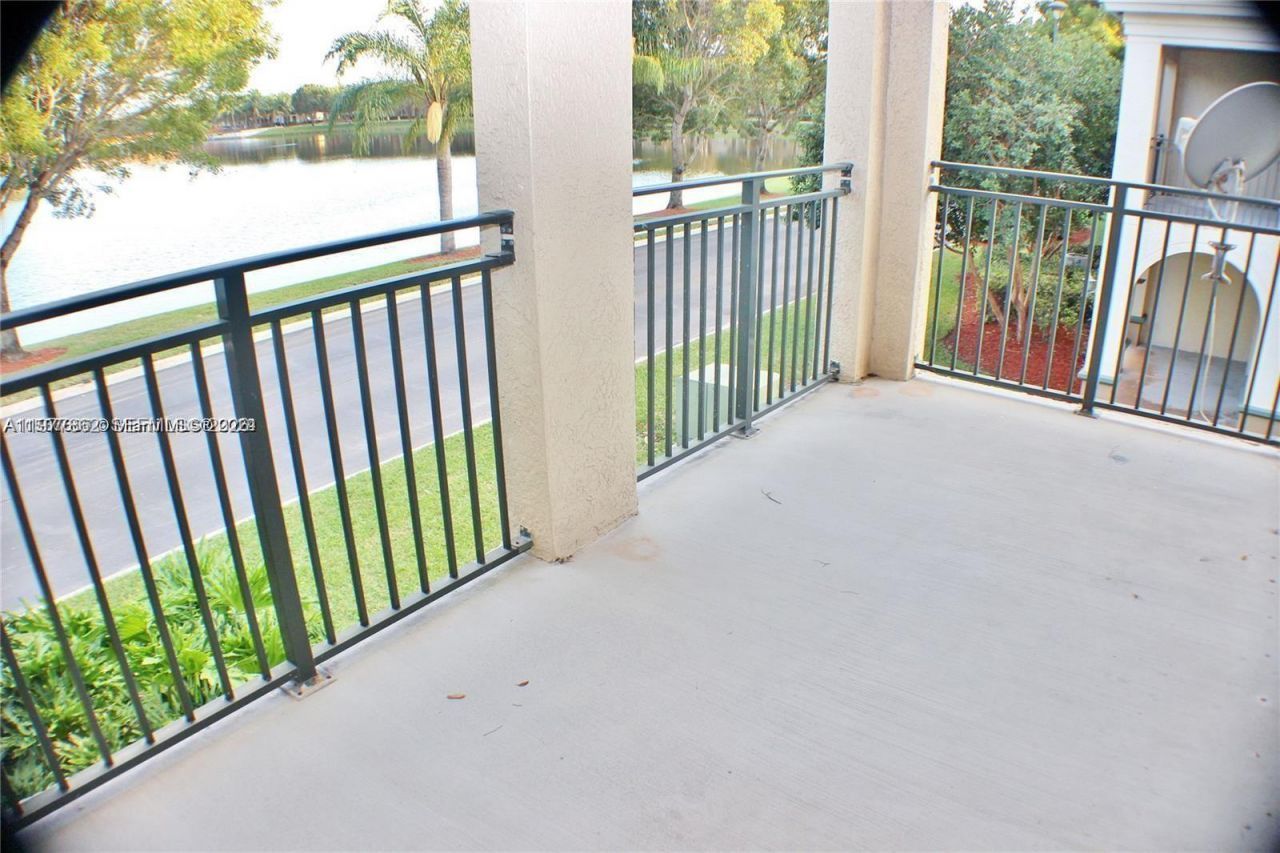 2493 Centergate Dr , Unit 204, Miramar, FL 33025 Photo