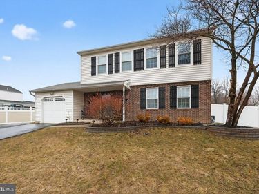 216 HAMPTON DRIVE, LANGHORNE, PA 19047