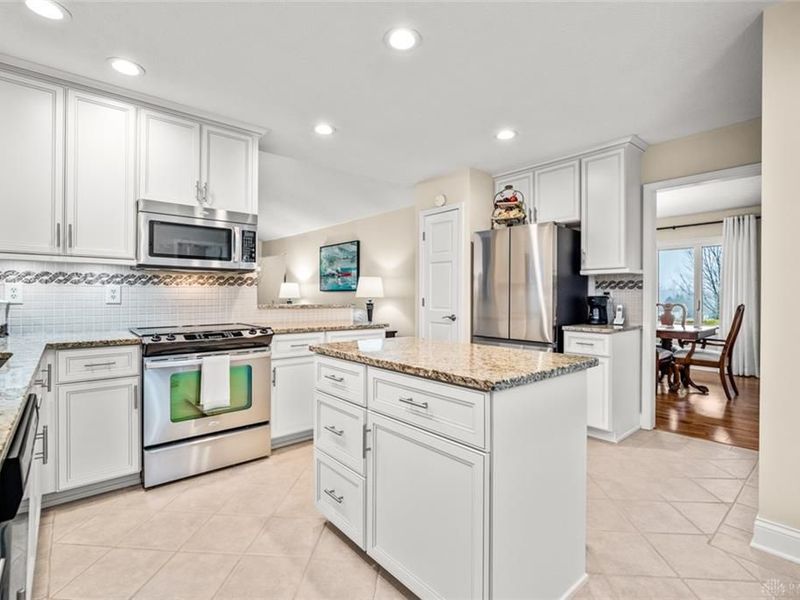 2833 Emerald Way, Clearcreek Township, OH 45068 Photo 6