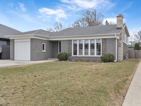 1915 GLENVIEW Avenue , Park Ridge, IL 60068