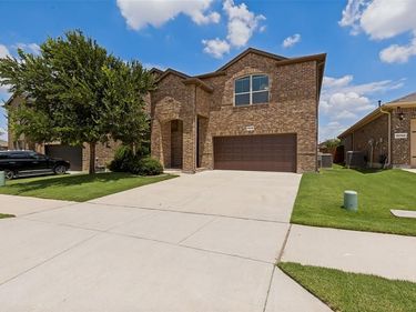 15748 Prairie Grass Lane, Fort Worth, TX 76177