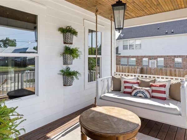 1109 E Oakdale Road, Irving, TX 75060