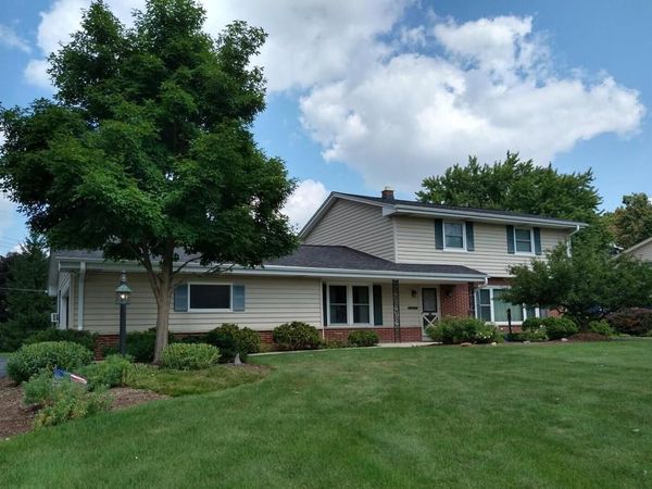 17880 Redvere DRIVE, Brookfield, WI 53045