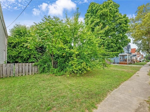 2256 E 85th Street , Cleveland, OH 44106