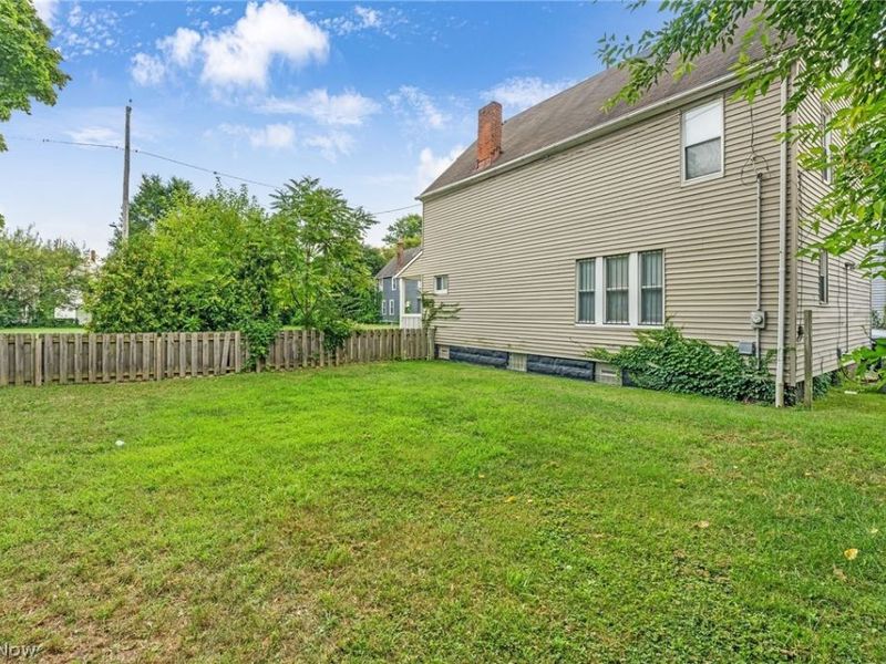 2256 E 85th Street, Cleveland, OH 44106 Photo 3