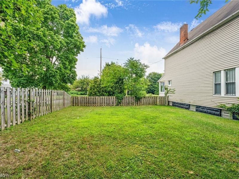 2256 E 85th Street, Cleveland, OH 44106 Photo 4