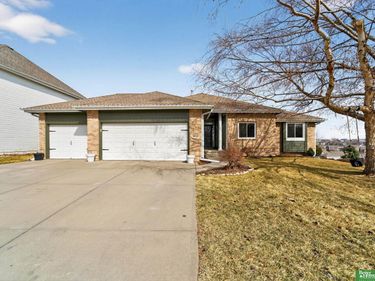 18606 Edna Street, Omaha, NE 68136