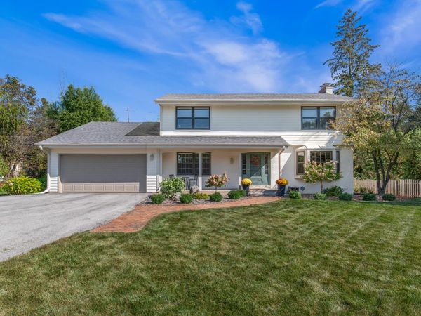 9062 N Lake Dr, Bayside, WI 53217