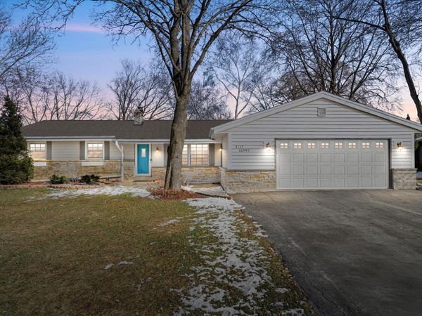 W137S6940 Clarendon Pl, Muskego, WI 53150
