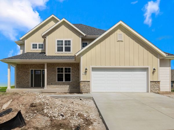 N54W19428 Kearney Ln, Menomonee Falls, WI 53051