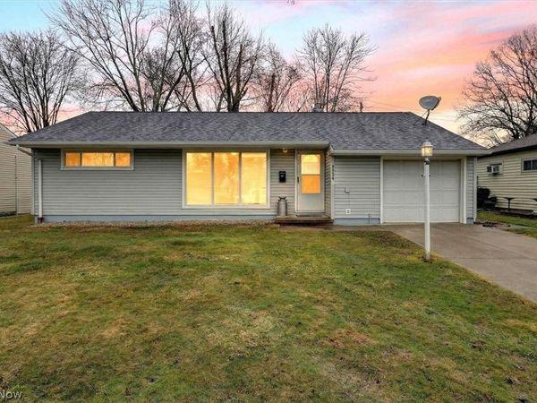 9924 Manorford Drive, Parma Heights, OH 44130