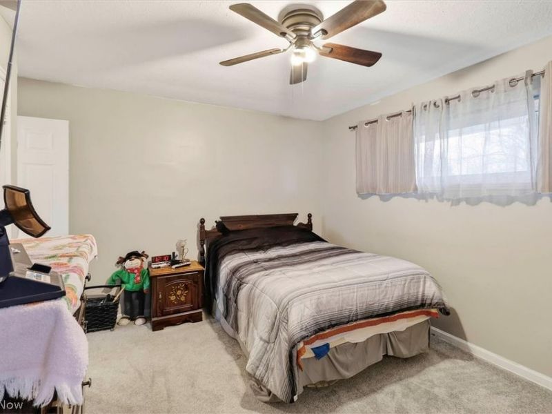 9924 Manorford Drive, Parma Heights, OH 44130 Photo 17