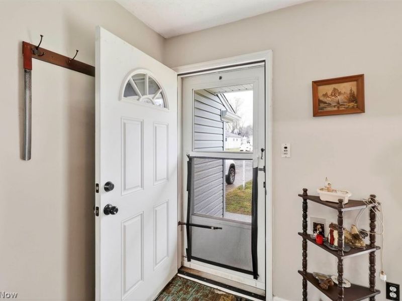 9924 Manorford Drive, Parma Heights, OH 44130 Photo 5