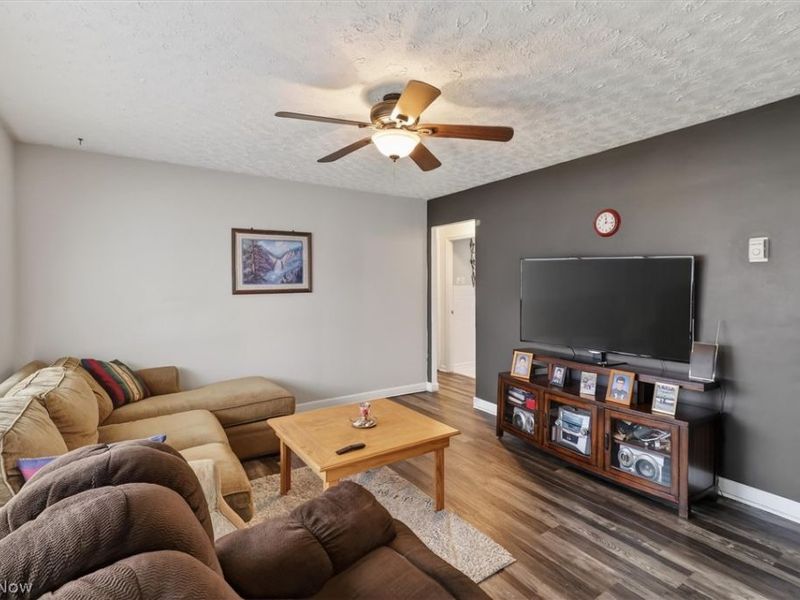 9924 Manorford Drive, Parma Heights, OH 44130 Photo 6