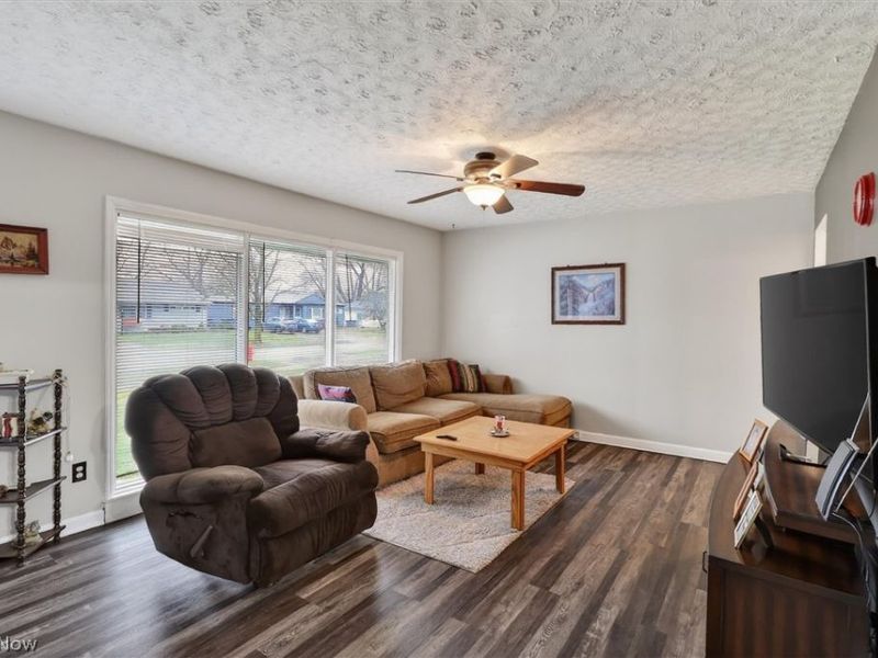 9924 Manorford Drive, Parma Heights, OH 44130 Photo 7