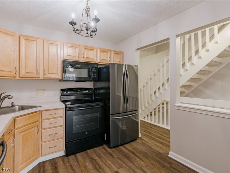 1695 Red Maple Court, Streetsboro, OH 44241 Photo 9