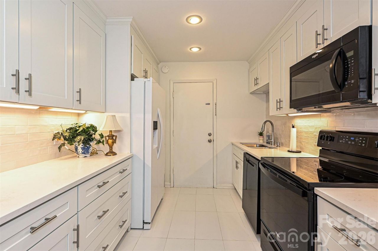 4755 Hedgemore Drive, Unit D, Charlotte, NC 28209 Main Photo