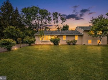 39 HEIGHTS LANE, FEASTERVILLE TREVOSE, PA 19053