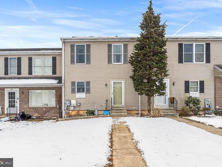 211 Poplar Drive, Reading, PA 19606 Main Photo