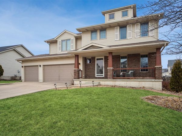 12711 Valdez Drive, Urbandale, IA 50323