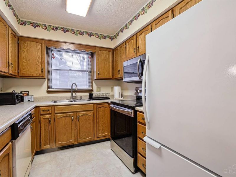 4822 Shannon Way, Middletown, OH 45042 Photo 12