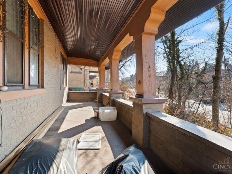 558 Howell Avenue, Cincinnati, OH 45220 Photo 2