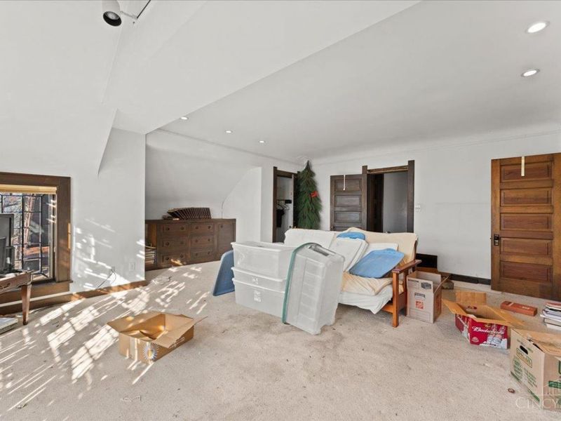 558 Howell Avenue, Cincinnati, OH 45220 Photo 22