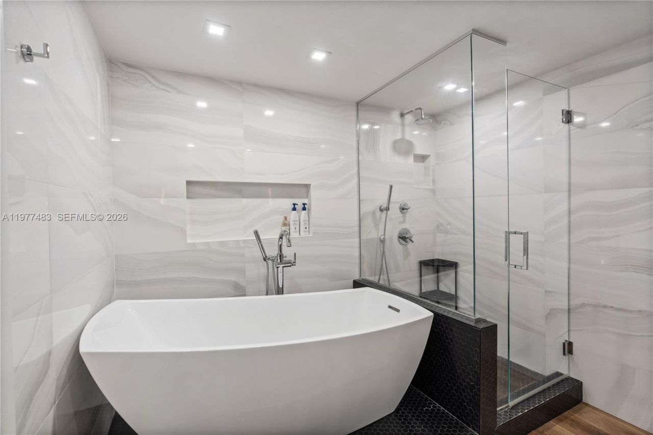 2451 Brickell Ave, Unit 21D, Miami, FL 33129 Photo