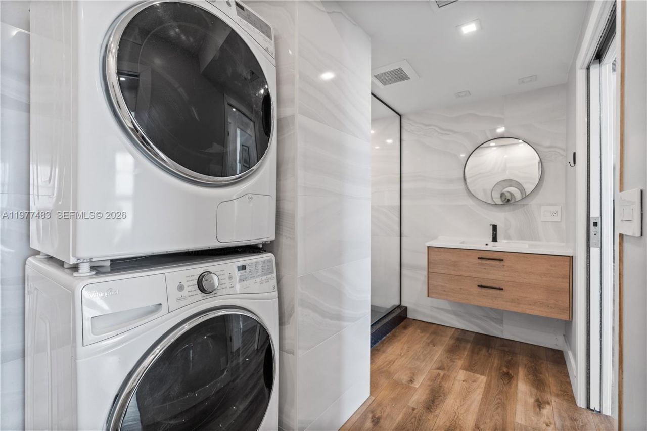 2451 Brickell Ave, Unit 21D, Miami, FL 33129 Photo