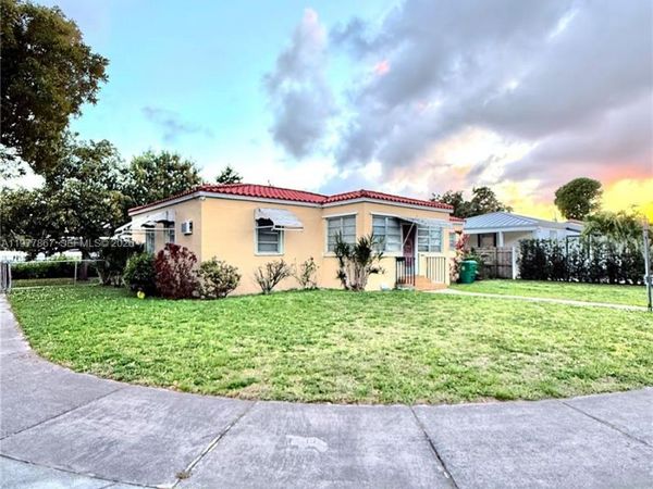 4400 SW 4th St , Miami, FL 33134