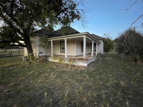 100 Cottle Street , Moran, TX 76464