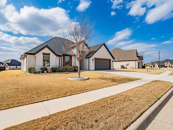 2039 Spieth Street , Granbury, TX 76048