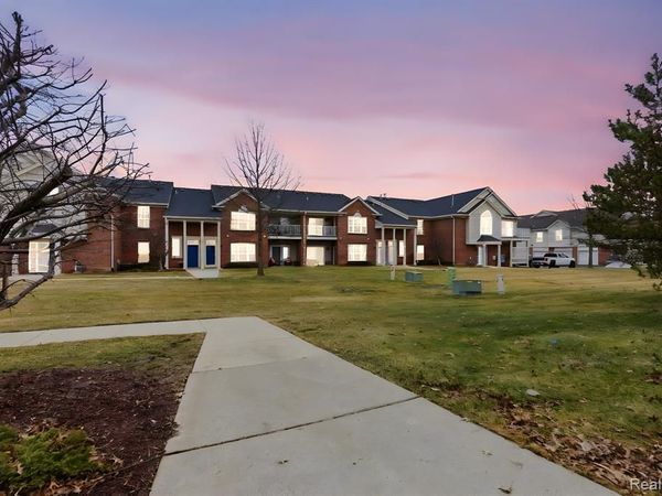 51602 STERN Lane, Chesterfield Twp, MI 48051