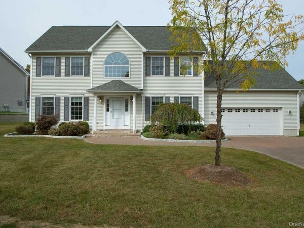 6 Jamil Court , Poughkeepsie, NY 12603