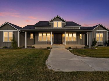 9108 S Moore Road, Prosser, WA 99350